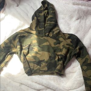 cropped camo army green hoodie